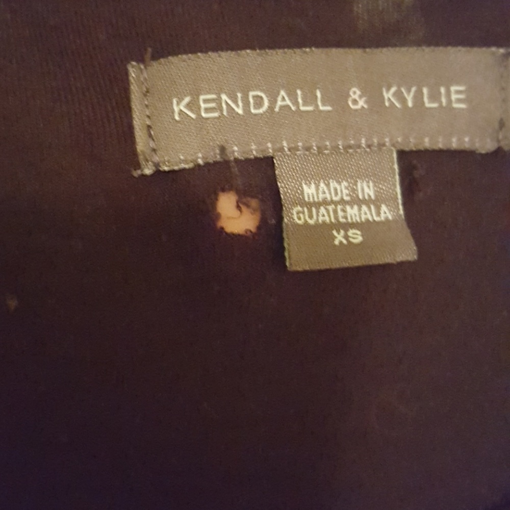 KENDALL AND KYLIE SHORT SLEEVE XSMALL - Picture 4 of 5